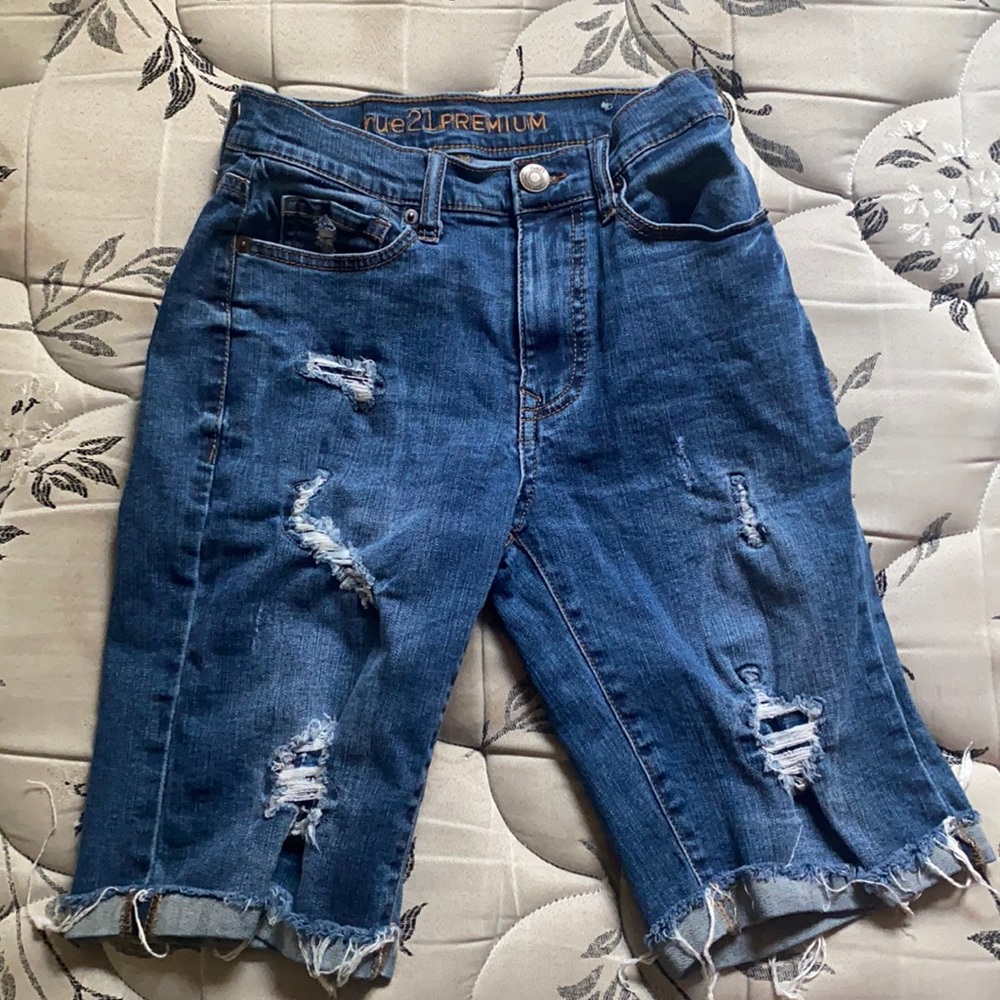 Rue 21 shorts very nice and good material